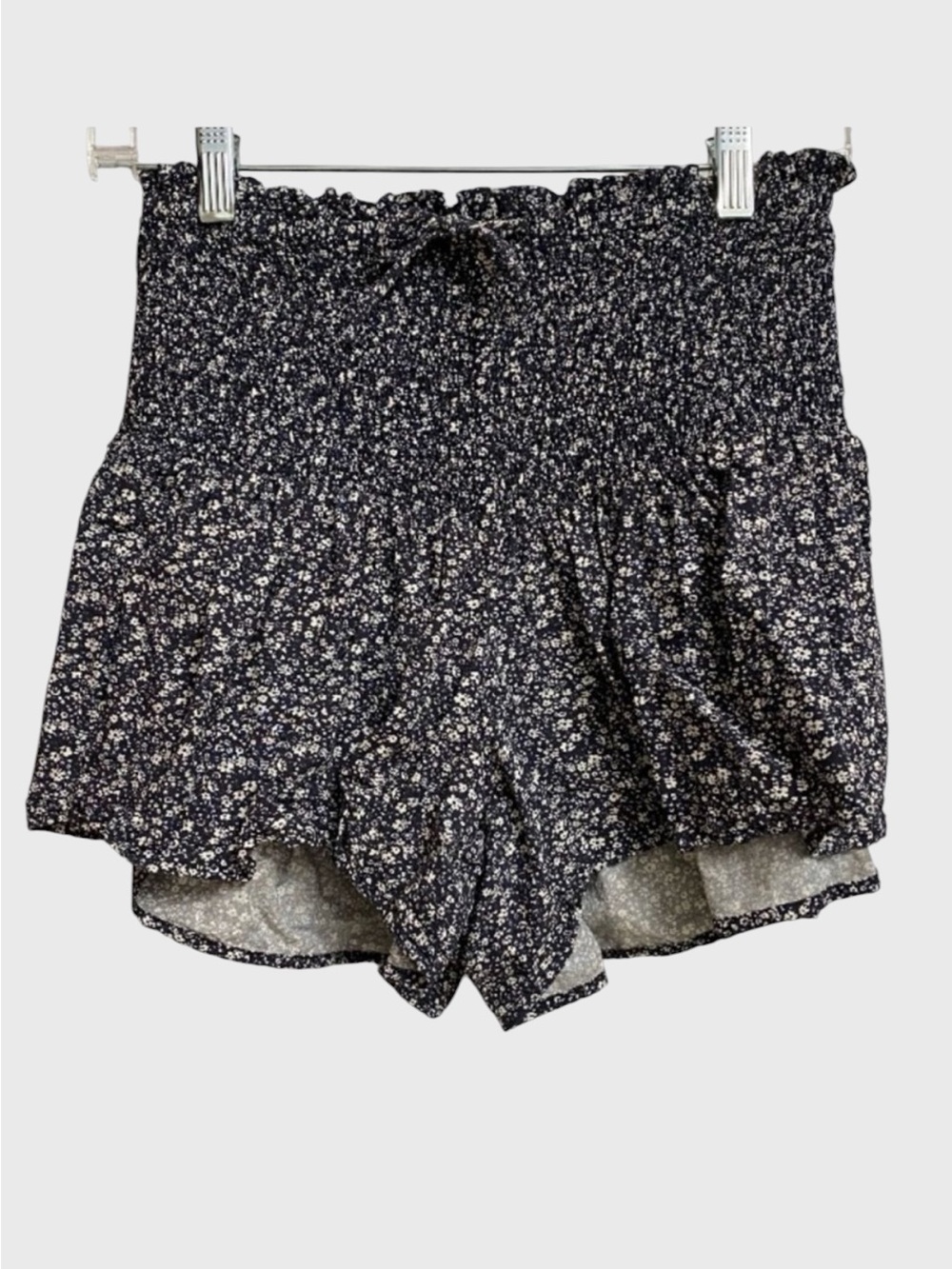 Urban Outfitters Floral Print Smocked Waist Shorts Sz M Linen Blend Black White